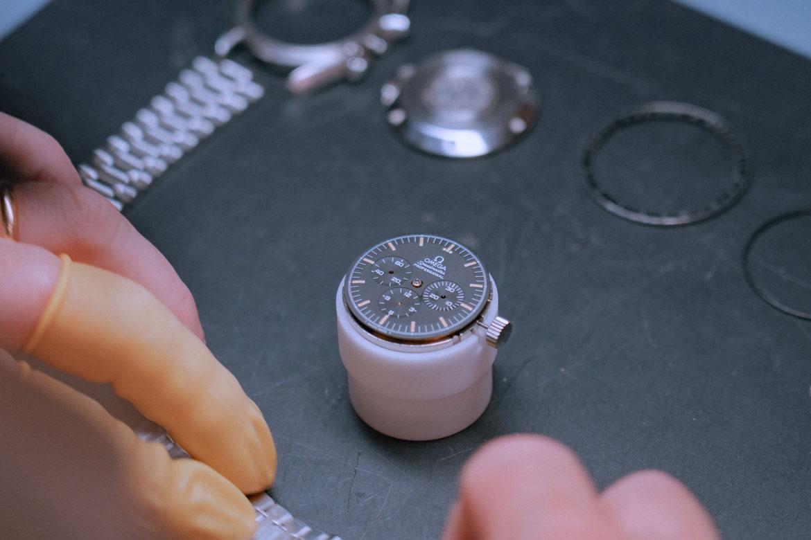 Omega Speedmaster Professional Service Case｜Restoring Accuracy and Performance