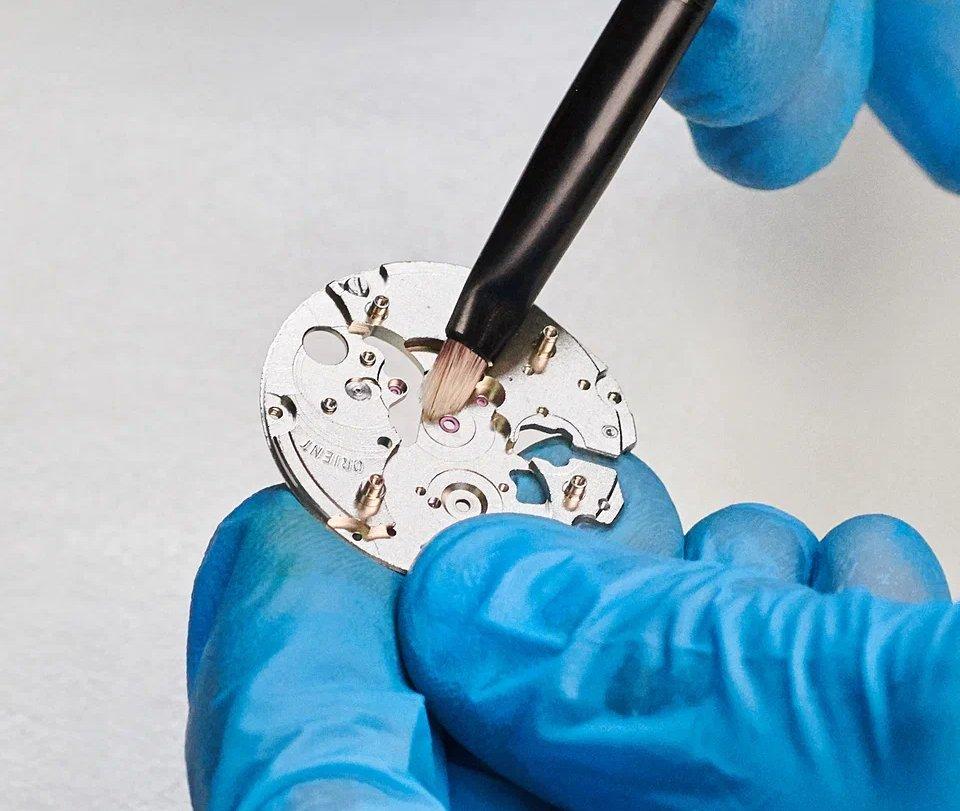 How to Properly Maintain a Luxury Mechanical Watch｜Essential Care Tips for Long-Term Performance