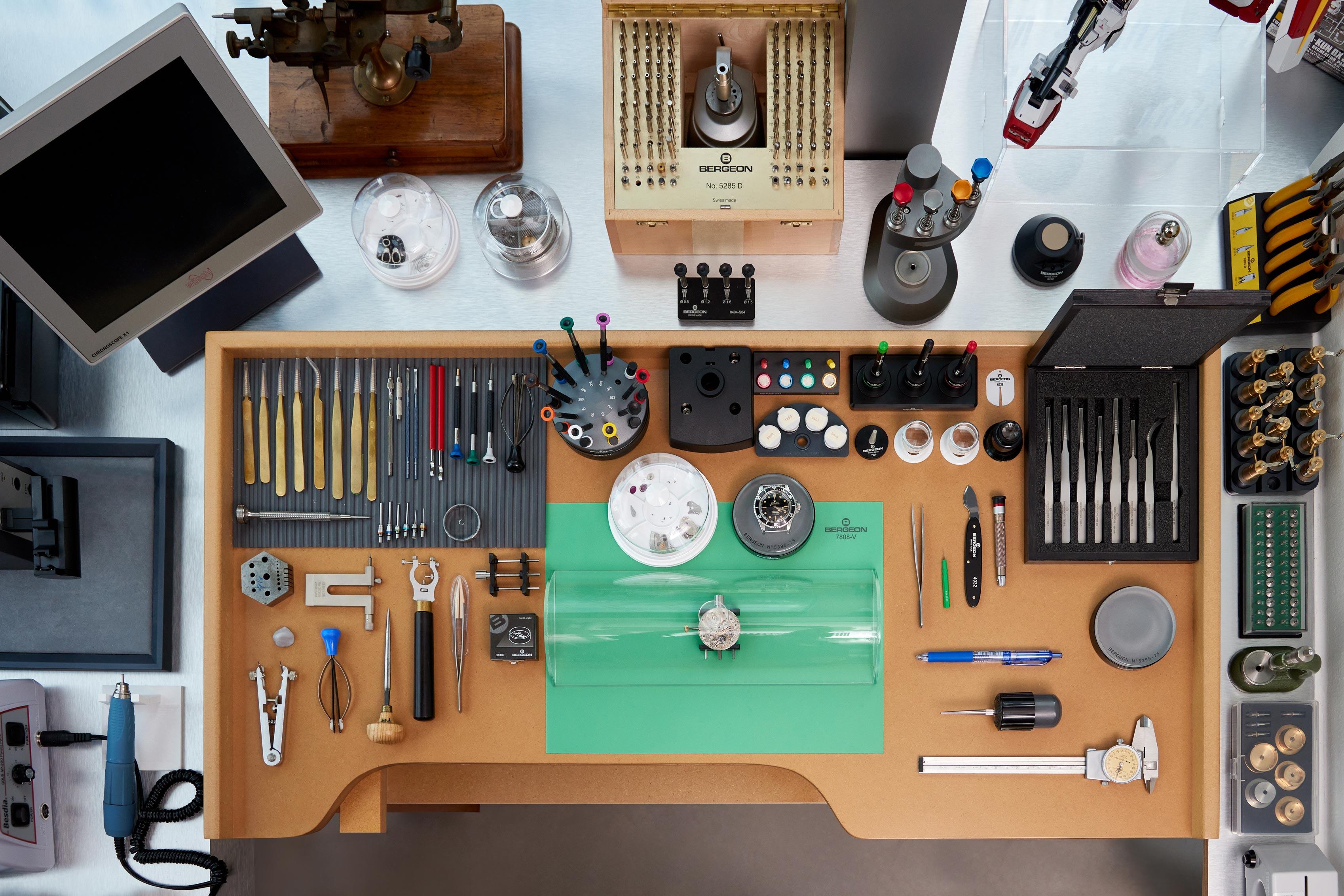 Cartier Santos Repair Case | Complete Maintenance Restores Classic Luxury Timepiece